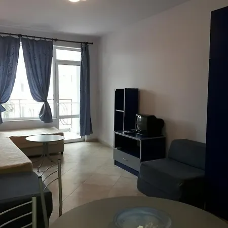 Apartment Sea Sunny Day 1